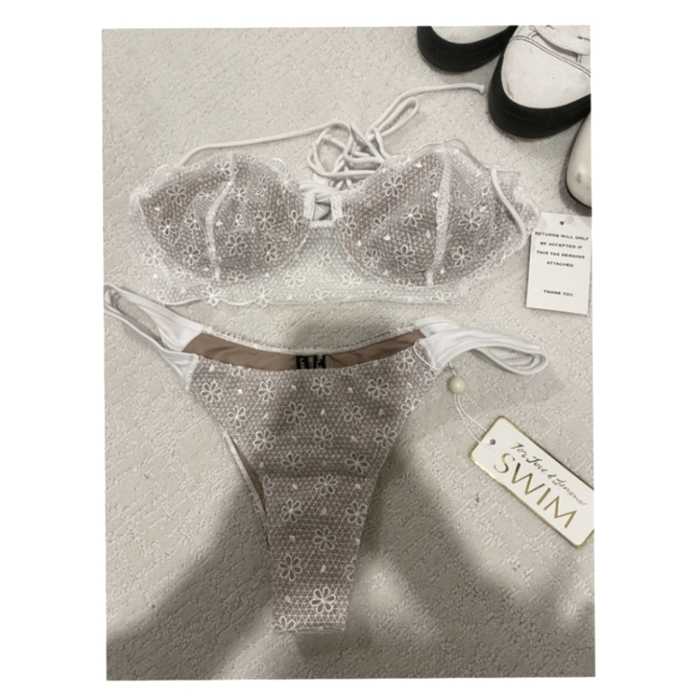 ISO For Love & Lemons Elle bikini
